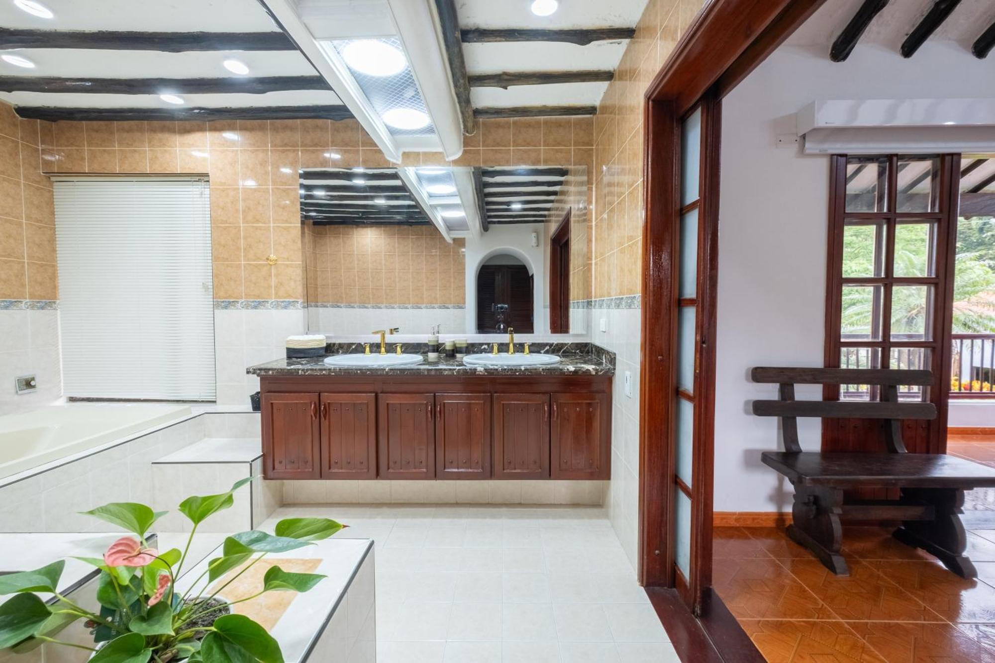Hotel Chalet El Castillo By Majuva El Edén Εξωτερικό φωτογραφία